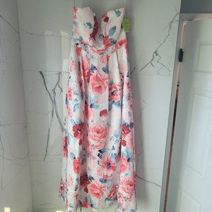 NWT Windsor Floral Ballgown with Pockets
